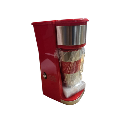 Kaffeegenuss in Rot – Einzelne Kaffeemaschine mit Tasse und Thermobecher